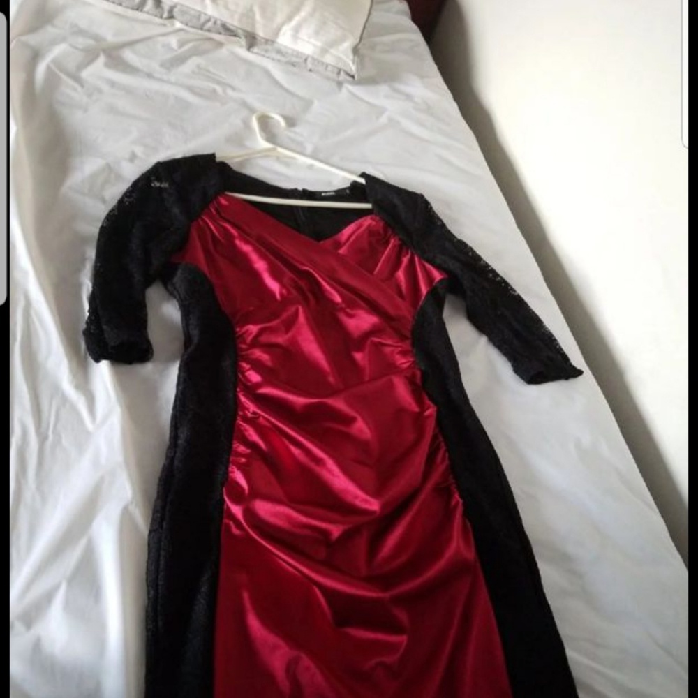 Dress - Picture 3 of 4